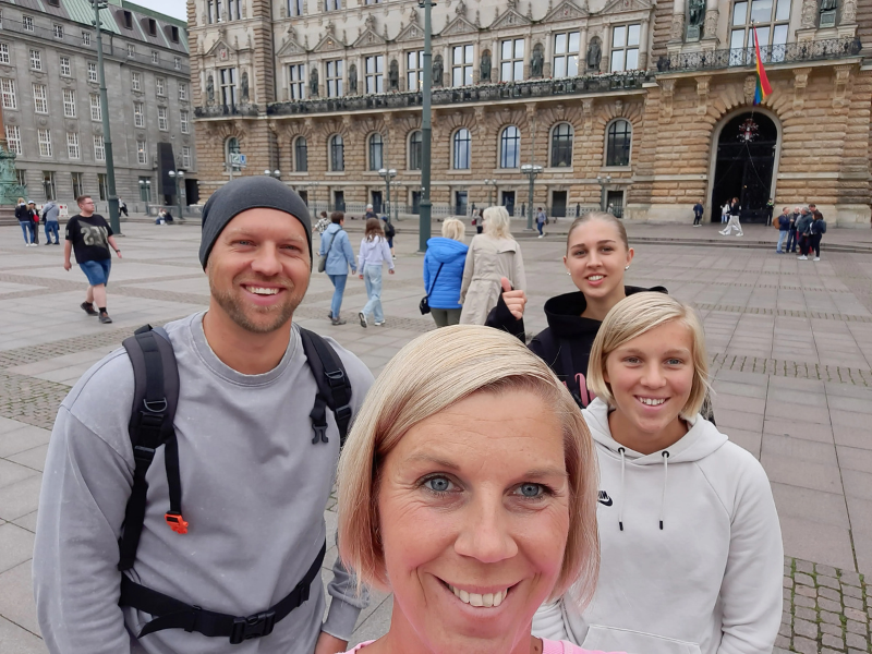 Exitmania Team Photo 8